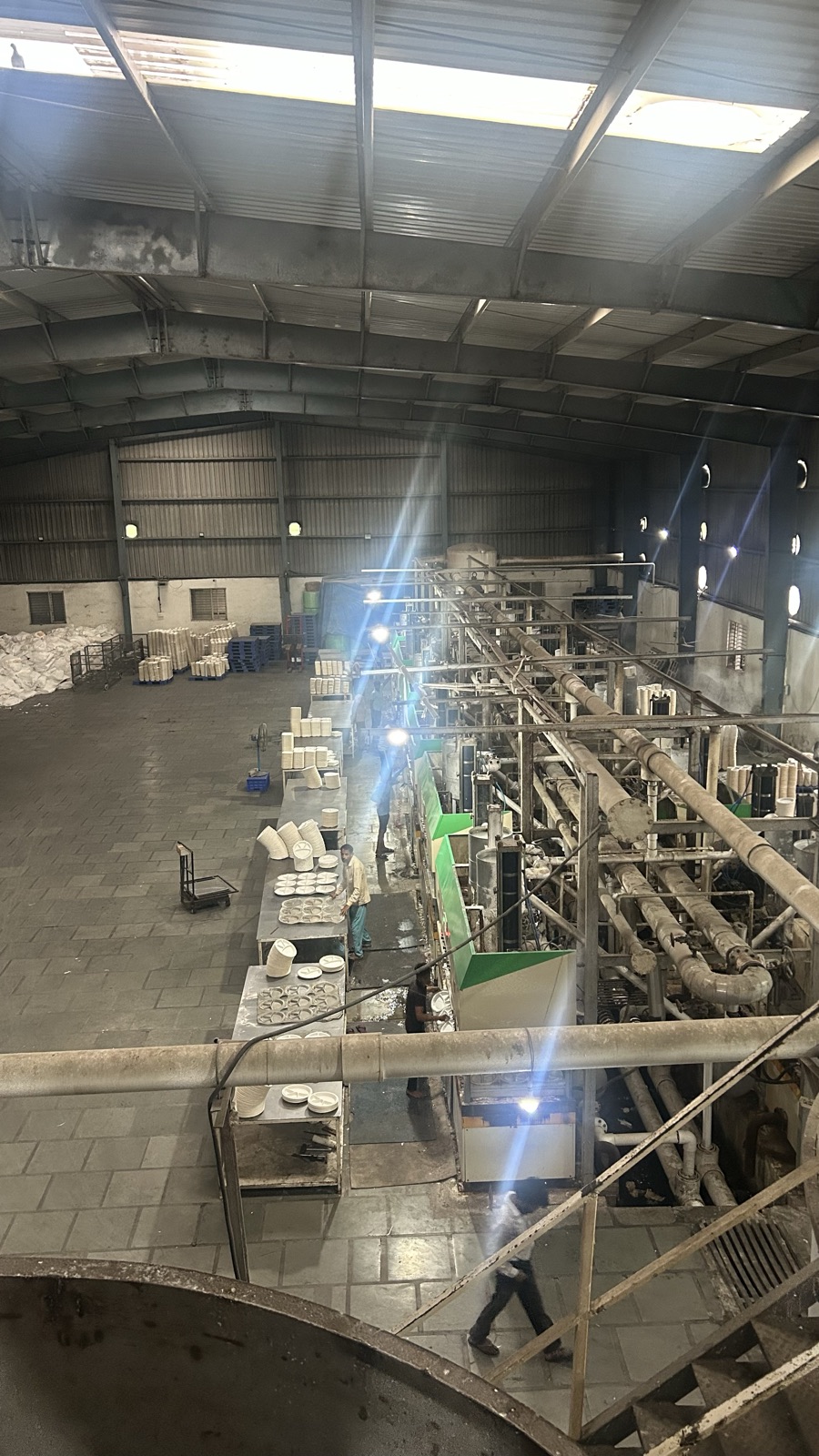 Pulp line and forming hall