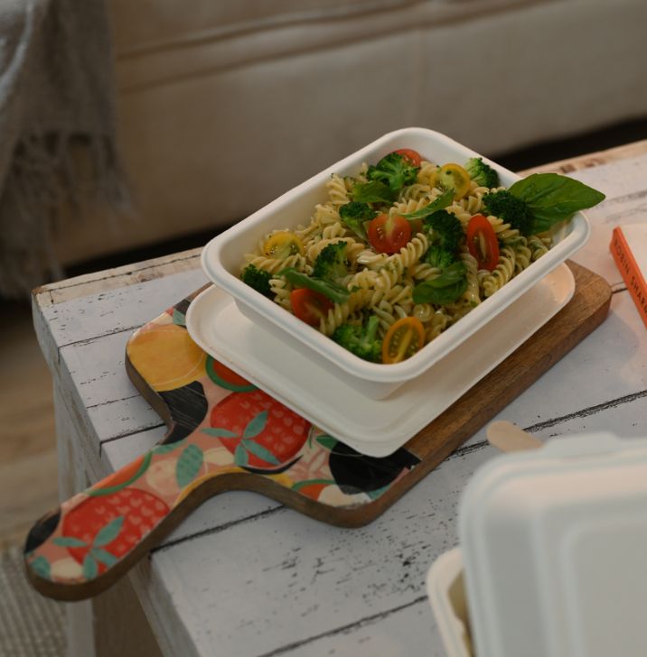 Deli & grab-and-go